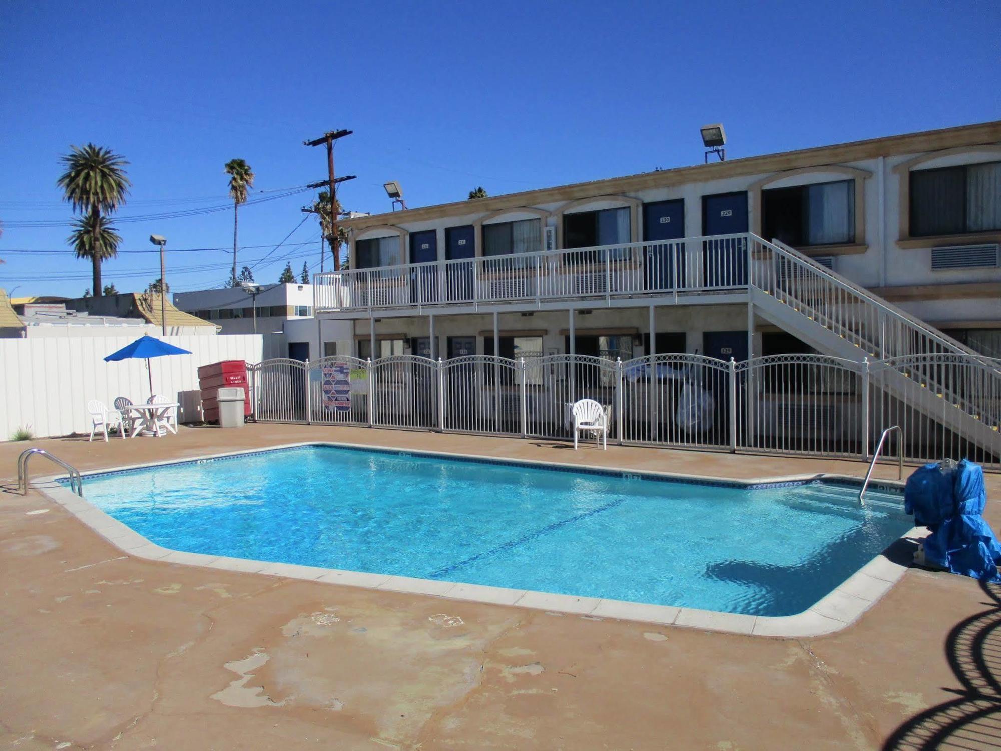 Motel 6-Canoga Park, Ca Лос-Анджелес Екстер'єр фото